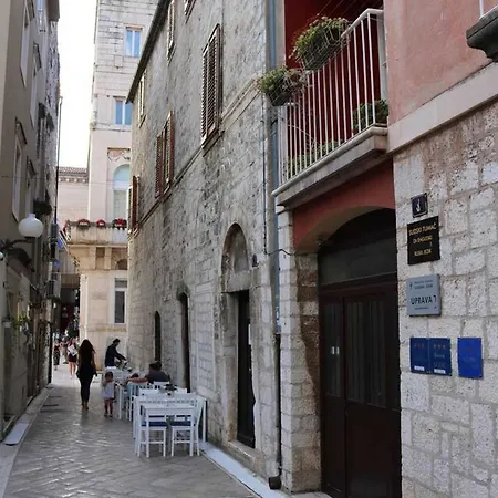 Quiet In Zadar's Old Town *